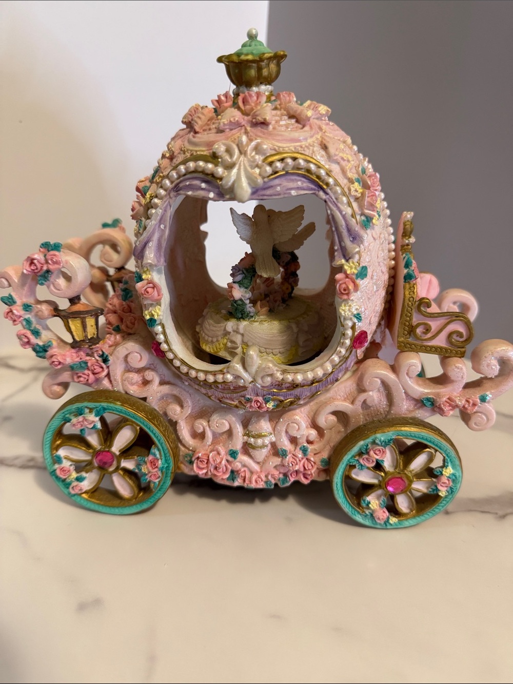Vintage classic treasure music box, plays chariots of fire.